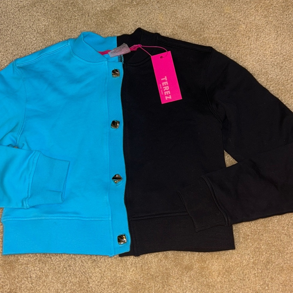 TEREZ brand new sweater cardigan size S
This season's newest